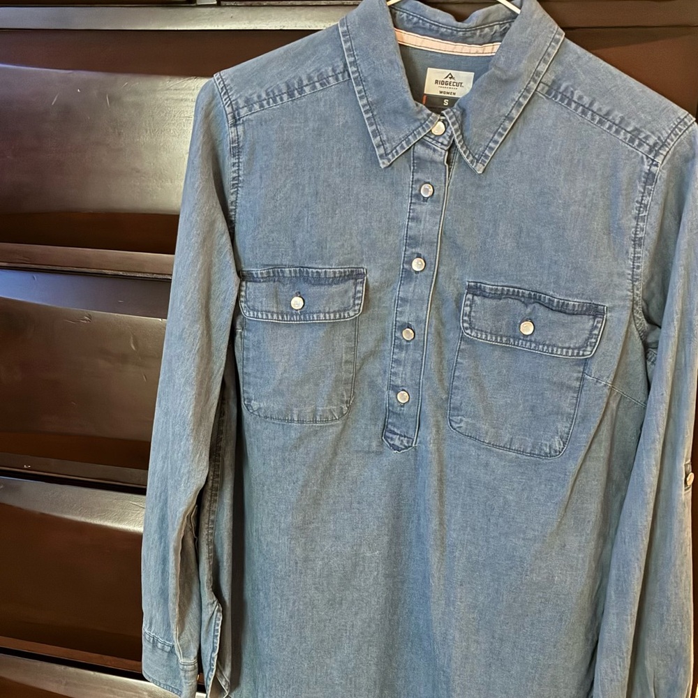 Ridgecut Toughwear Size Small Blue Denim Women's Top